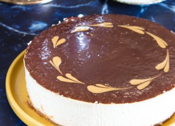 עוגת גבינה אפויה עם חמאת בוטנים